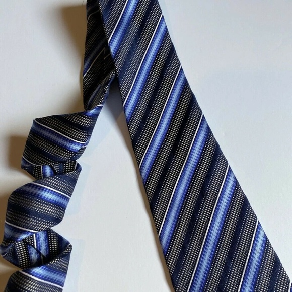 Alfani Mens Tie Blue Stripes Elegant 100% Silk Handmade - Picture 7 of 11